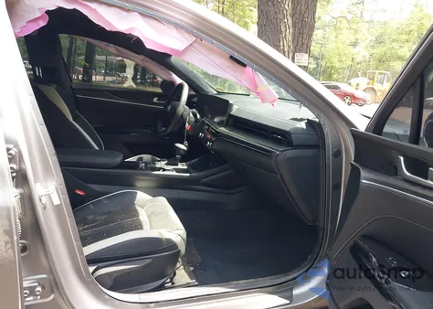 2025 Kia K5 Gt-Line z USA, uszkodzony, nr VIN KNAG64J72S5268843